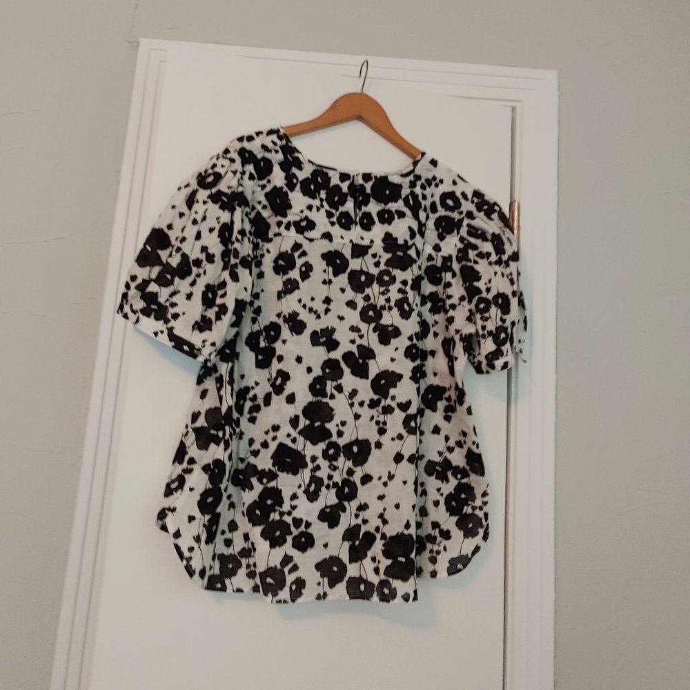 Worthington Petite. PXXL, Black/White